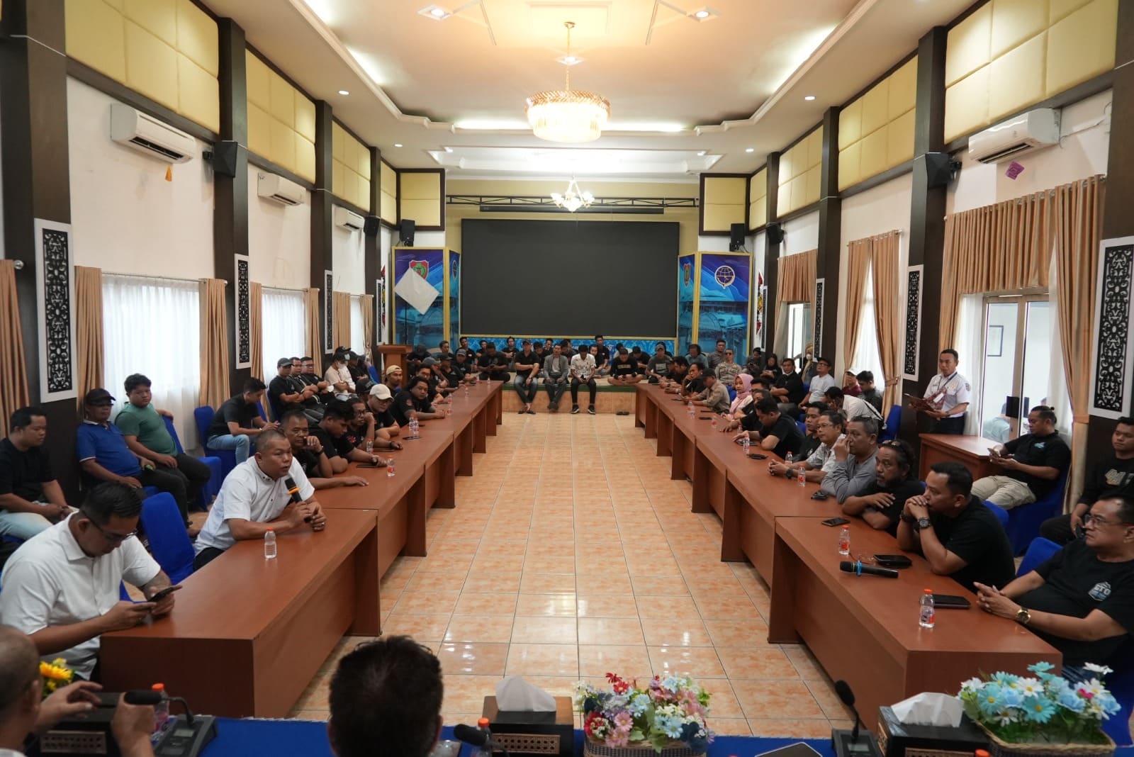 Dishub Kalteng Terima Aspirasi Komunitas Driver R4, Tarif Angkutan Sewa Khusus Disesuaikan Menjadi Rp5.500 per Kilometer 3