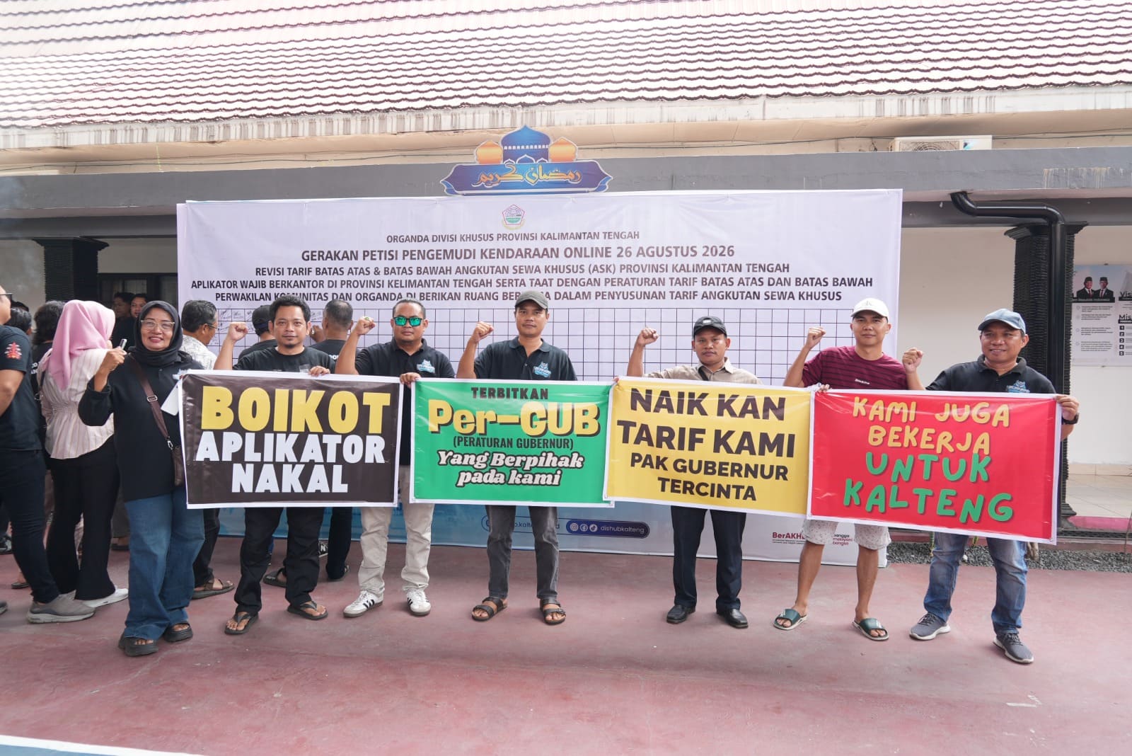 Dishub Kalteng Terima Aspirasi Komunitas Driver R4, Tarif Angkutan Sewa Khusus Disesuaikan Menjadi Rp5.500 per Kilometer 4