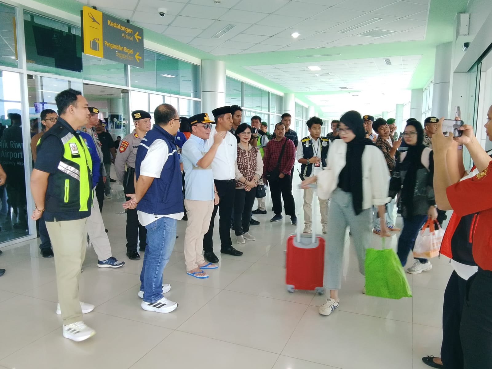 Gubernur Kalteng Tinjau Kesiapan Angkutan Lebaran di Bandara Tjilik Riwut 2