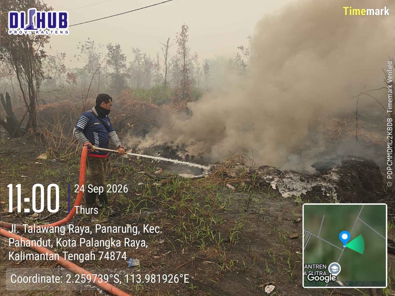 Regu ASN Dishub Kalteng Lakukan Pemadaman dan Pendinginan Karhutla di Jekan Raya